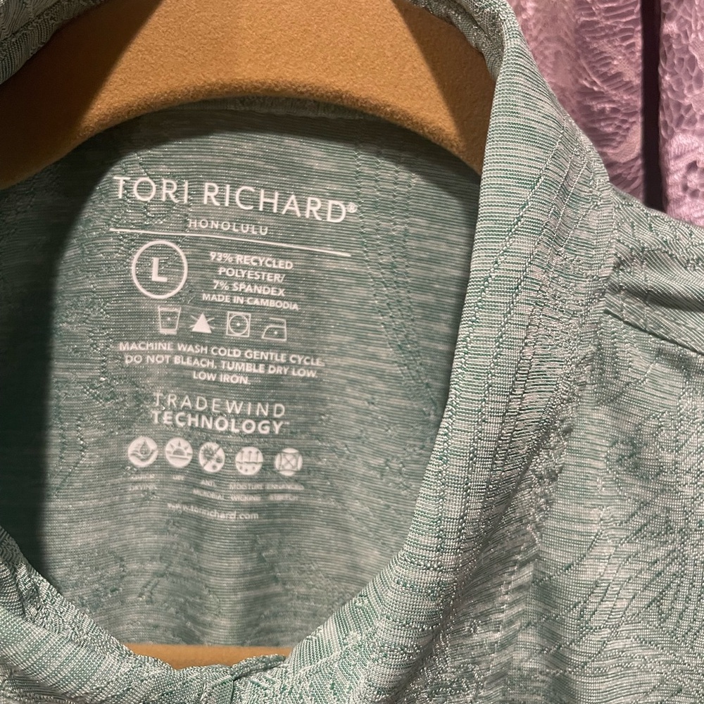 Tori Richard Green Dress Shirt with Textured Fabric - Picture 2 of 6
